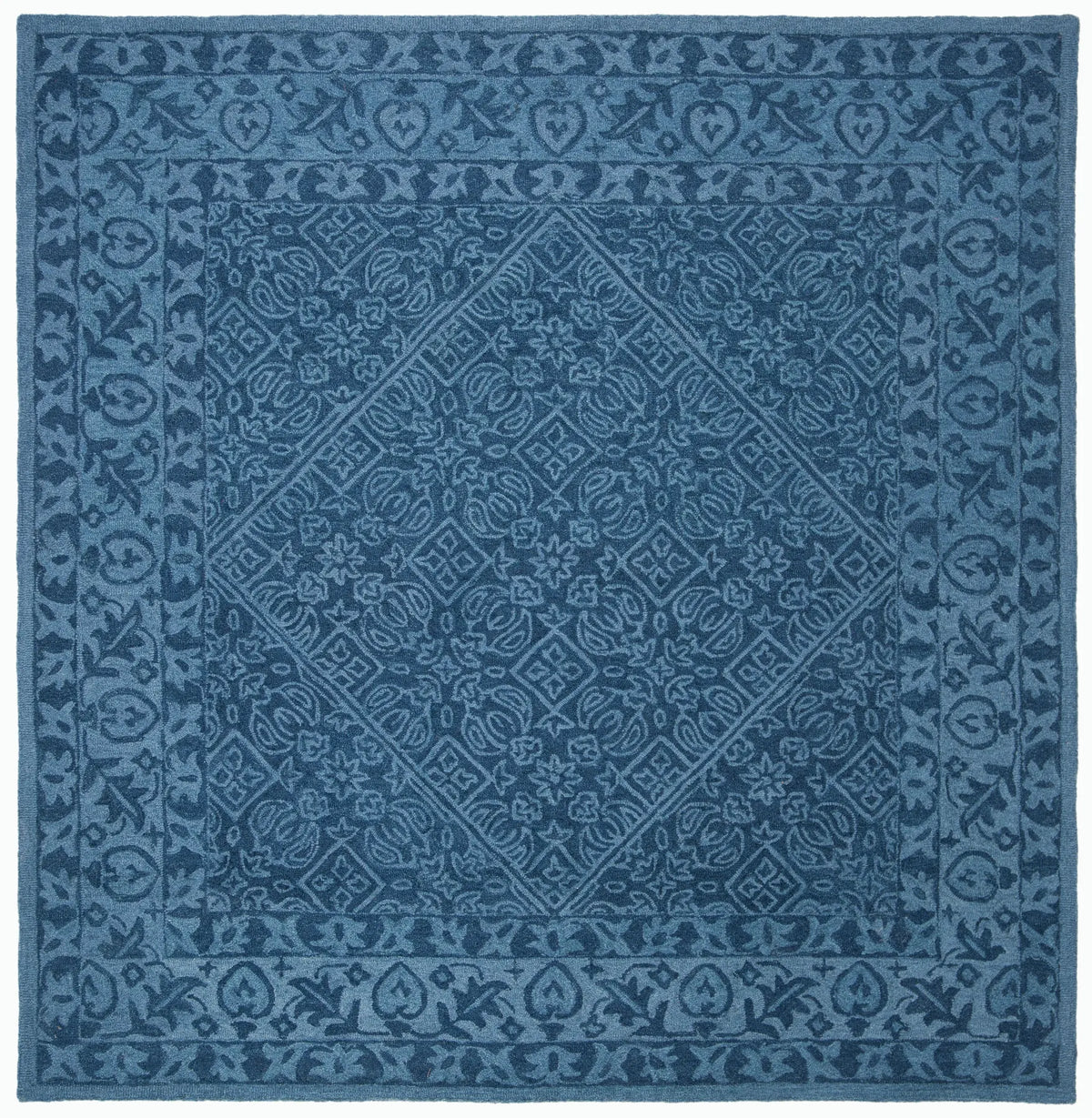 Safavieh Dip Dye 7'-0" x 7'-0" Rug in Navy Blue