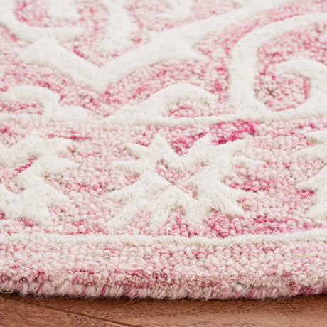Safavieh Metro 6'-0" x 6'-0" Rug in Pink / Ivory
