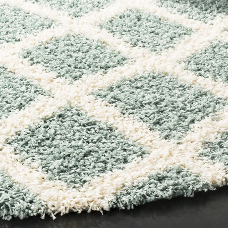 Safavieh Sgd-Dallas Shag 6'-0" x 6'-0" Rug in Seafoam / Ivory