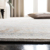 Safavieh Isabella 4'-0" x 6'-0" Rug in Cream / Beige