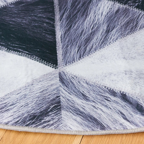 Safavieh Faux Hide 6'-0" x 6'-0" Rug in Light Grey / Dark Grey