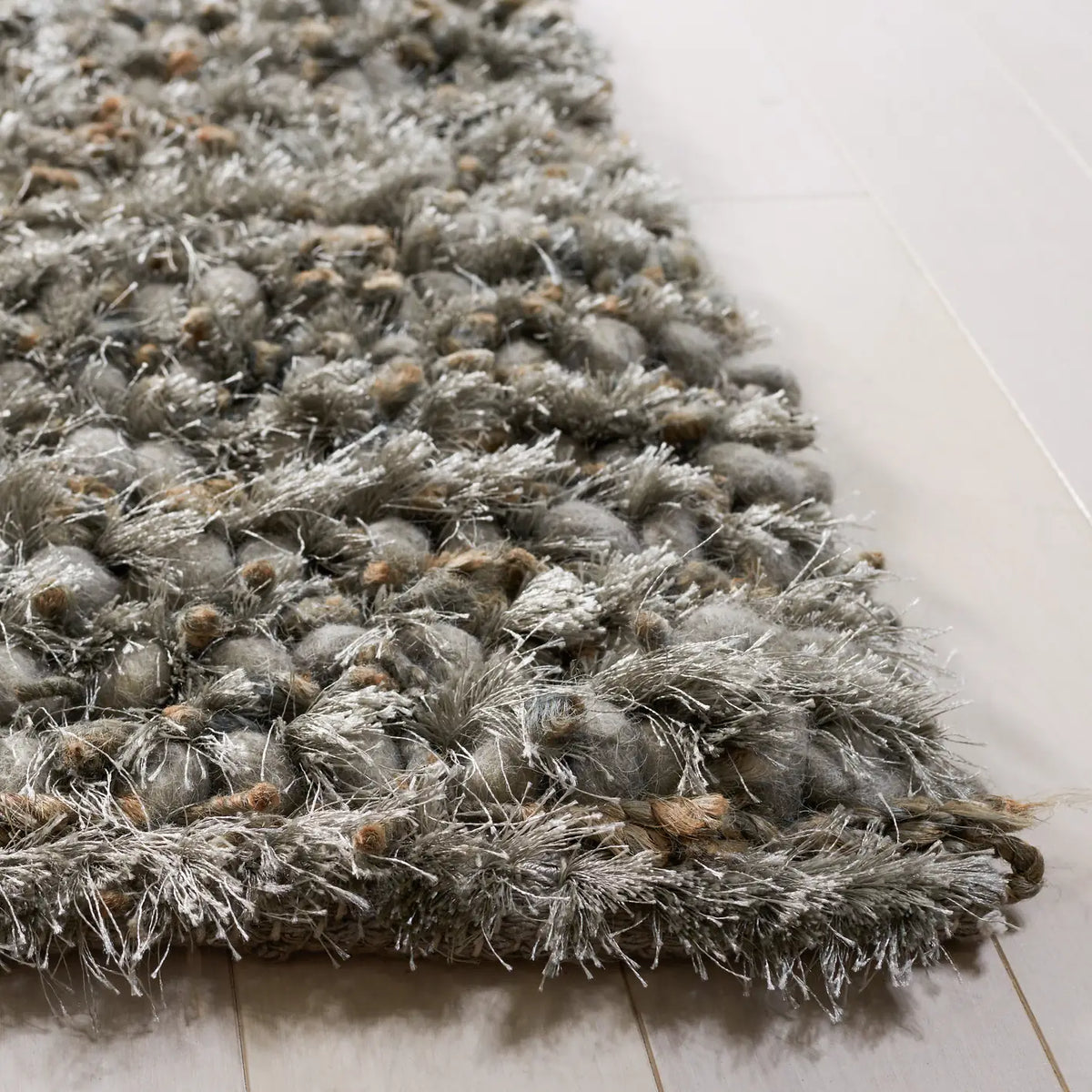 Safavieh Classic Shag 4'-0" x 6'-0" Rug in Grey