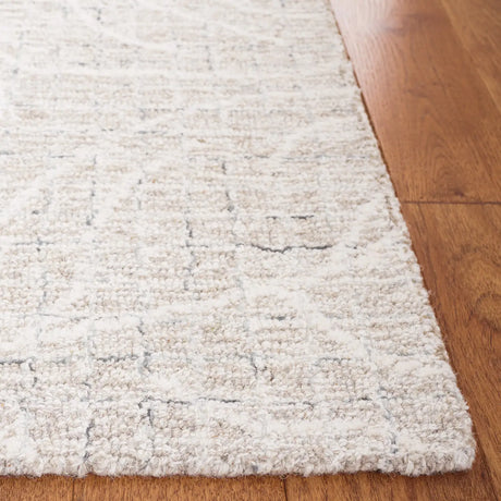 Safavieh Metro 4'-0" x 6'-0" Rug in Beige / Ivory