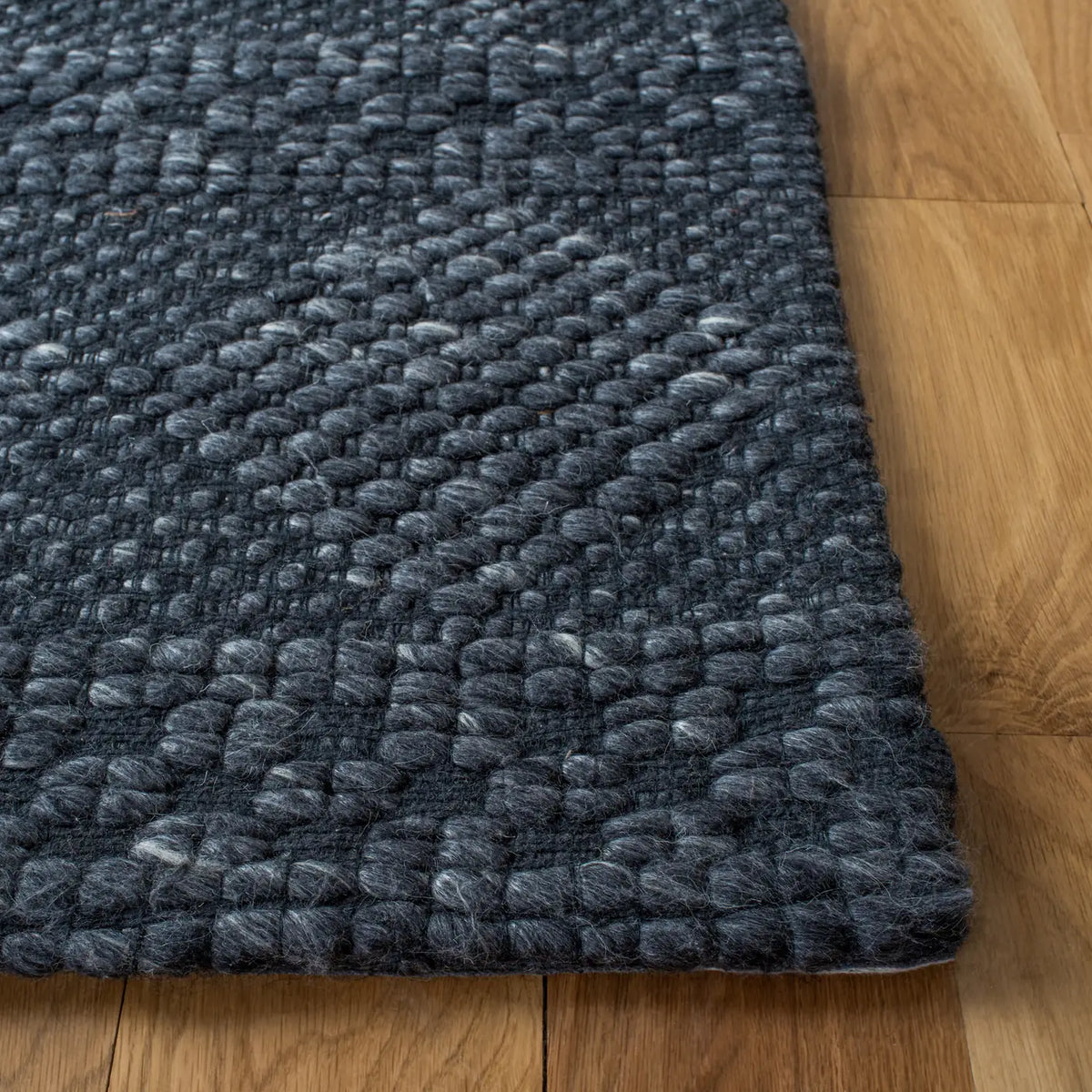 Safavieh Marbella 4'-0" x 6'-0" Rug in Charcoal