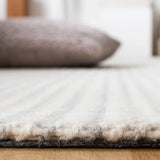 Safavieh Marbella 4'-0" x 6'-0" Rug in Grey / Ivory