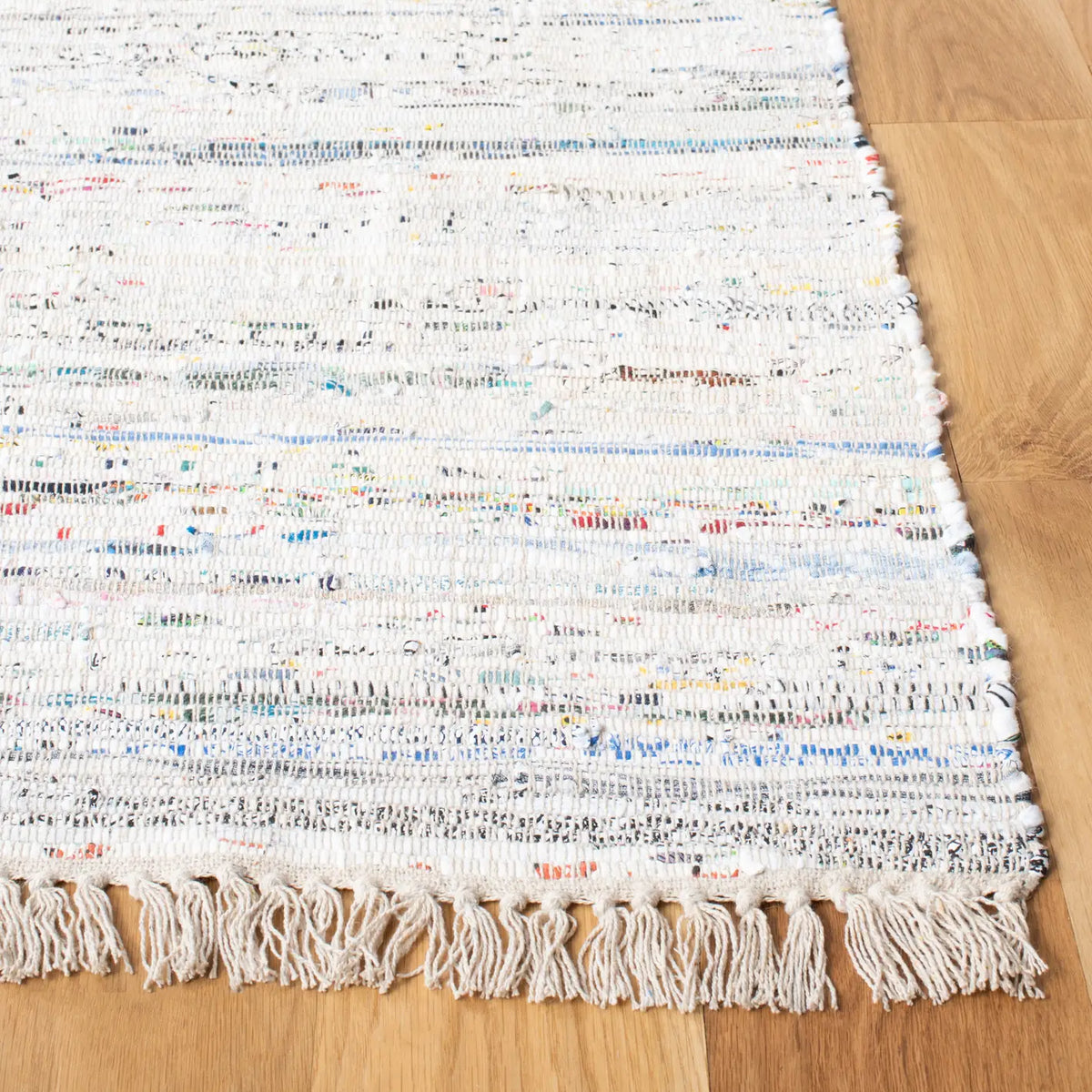 Safavieh Rag Rug 5'-0" x 8'-0" Rug in Ivory / Multi