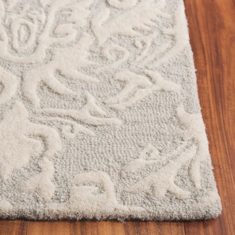Safavieh Blossom 5'-0" x 8'-0" Rug in Sage / Ivory
