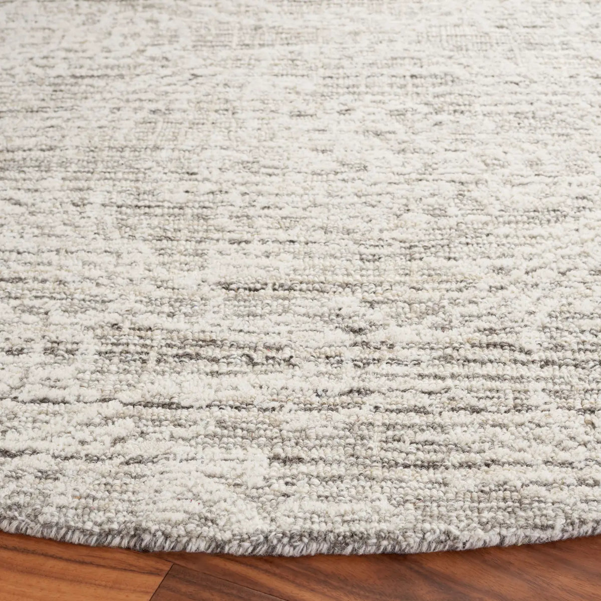 Safavieh Ebony 6'-0" x 6'-0" Rug in Grey / Ivory