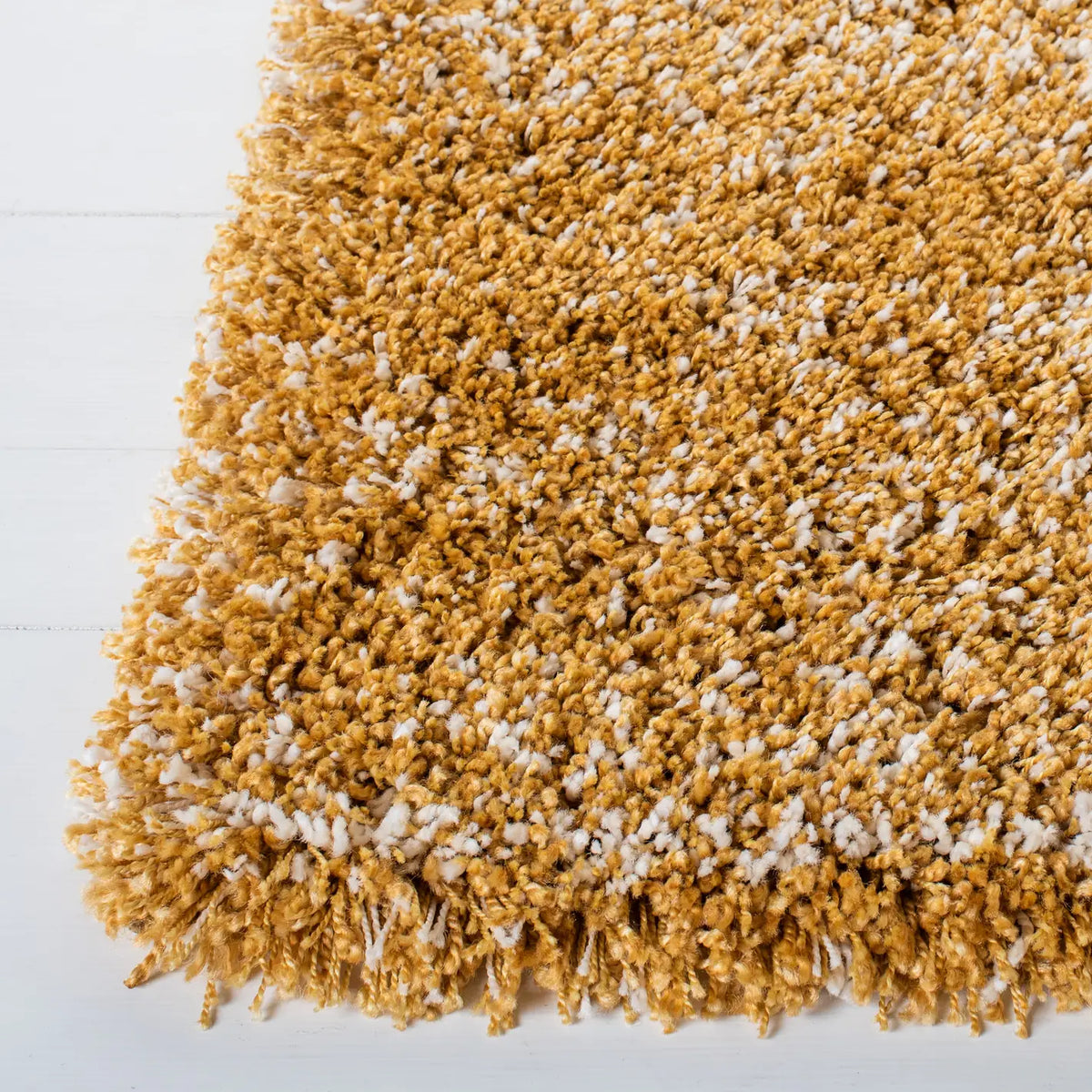 Safavieh Hudson Shag 4'-0" x 6'-0" Rug in Gold / Ivory