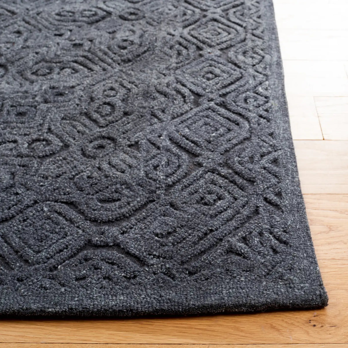 Safavieh Textural 4'-0" x 6'-0" Rug in Charcoal