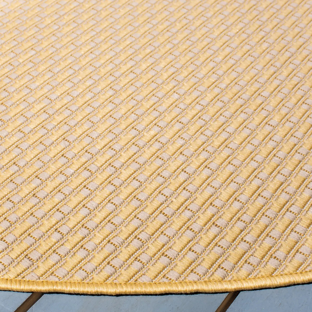Safavieh Courtyard 6'-7" x 6'-7" Rug in Gold / Beige