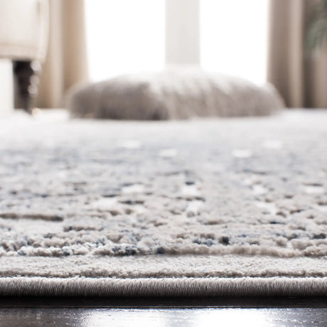 Safavieh Invista 4'-0" x 6'-0" Rug in Grey / Blue