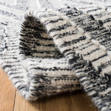 Safavieh Kilim 4'-0" x 6'-0" Rug in Black / Ivory