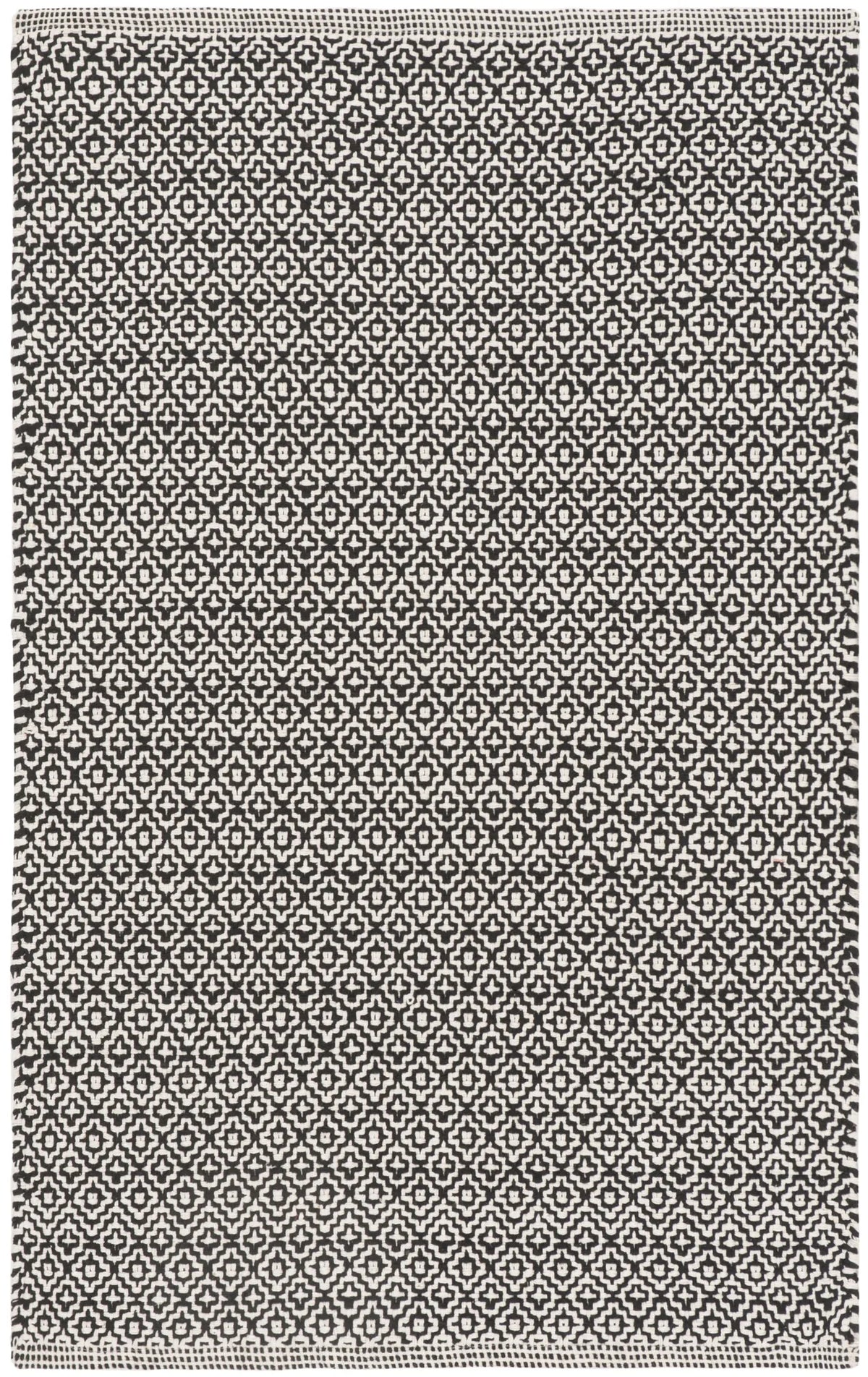 Safavieh Montauk 2'-6" x 4'-0" Rug in Ivory / Black