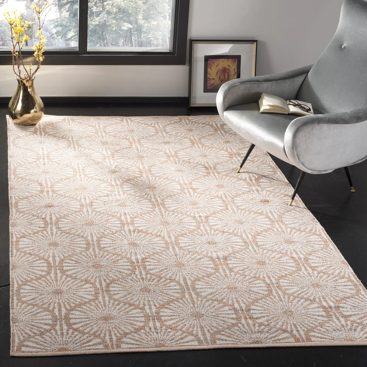 Safavieh Montauk 5'-0" x 8'-0" Rug in Orange / Ivory