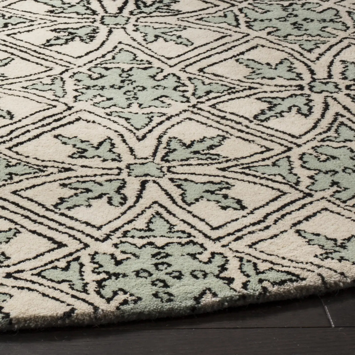 Safavieh Chatham 7'-0" x 7'-0" Rug in Light Blue / Ivory