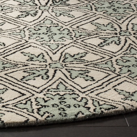 Safavieh Chatham 7'-0" x 7'-0" Rug in Light Blue / Ivory