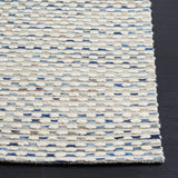 Safavieh Marbella 4'-0" x 6'-0" Rug in White / Navy