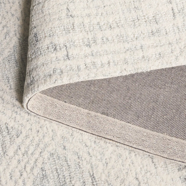 Safavieh Pine 4'-0" x 6'-0" Rug in Light Grey / Ivory
