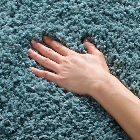 Safavieh Shag 4'-0" x 6'-0" Rug in Light Blue
