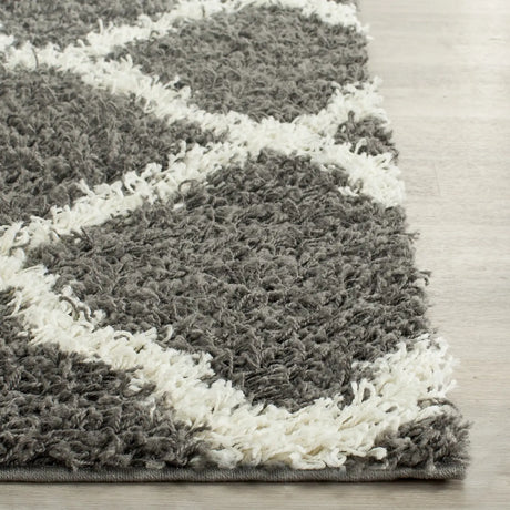 Safavieh Sgd-Dallas Shag 2'-3" x 10'-0" Rug in Dark Grey / Ivory