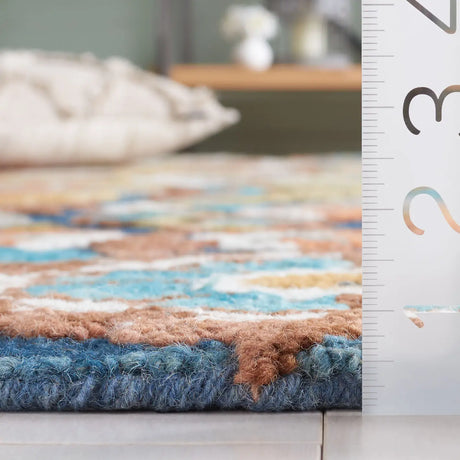 Safavieh Blossom 4'-0" x 6'-0" Rug in Blue / Ivory