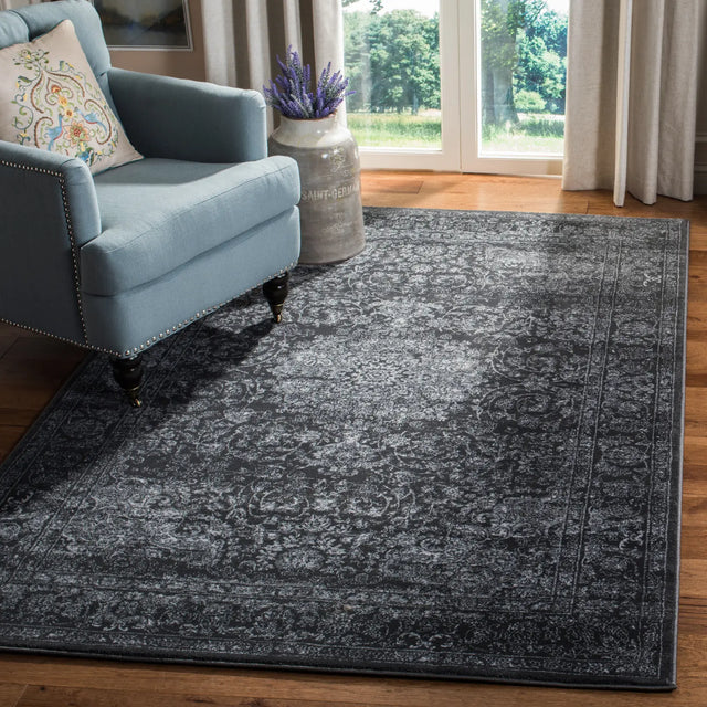 Safavieh Carnegie 5'-1" x 7'-6" Rug in Dark Grey / Cream