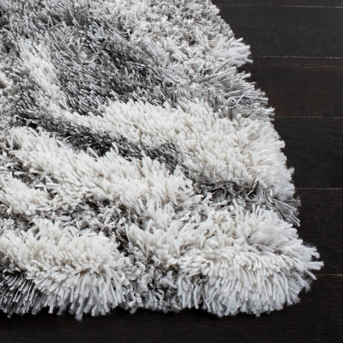 Safavieh Horizon Shag 800 4'-0" x 6'-0" Rug in Grey / Ivory