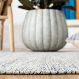 Safavieh Montauk 4'-0" x 6'-0" Rug in Navy / Beige