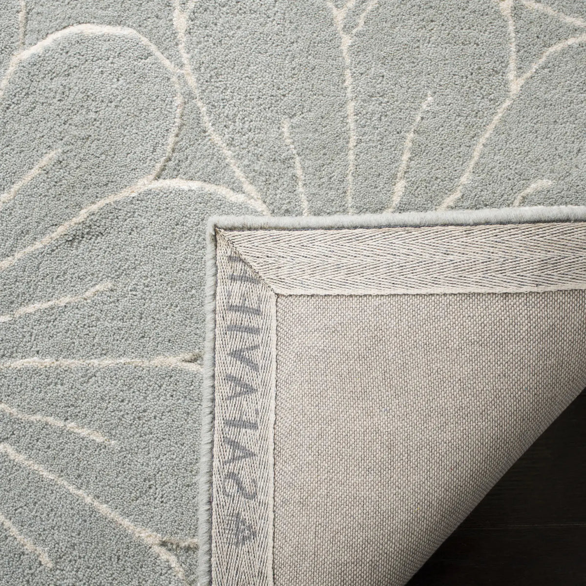 Safavieh Soho 3'-6" x 5'-6" Rug in Blue / Ivory