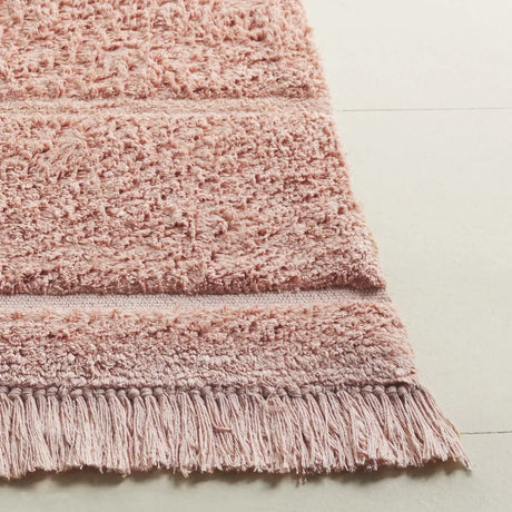 Safavieh Easy Care 4'-0" x 6'-0" Rug in Pink