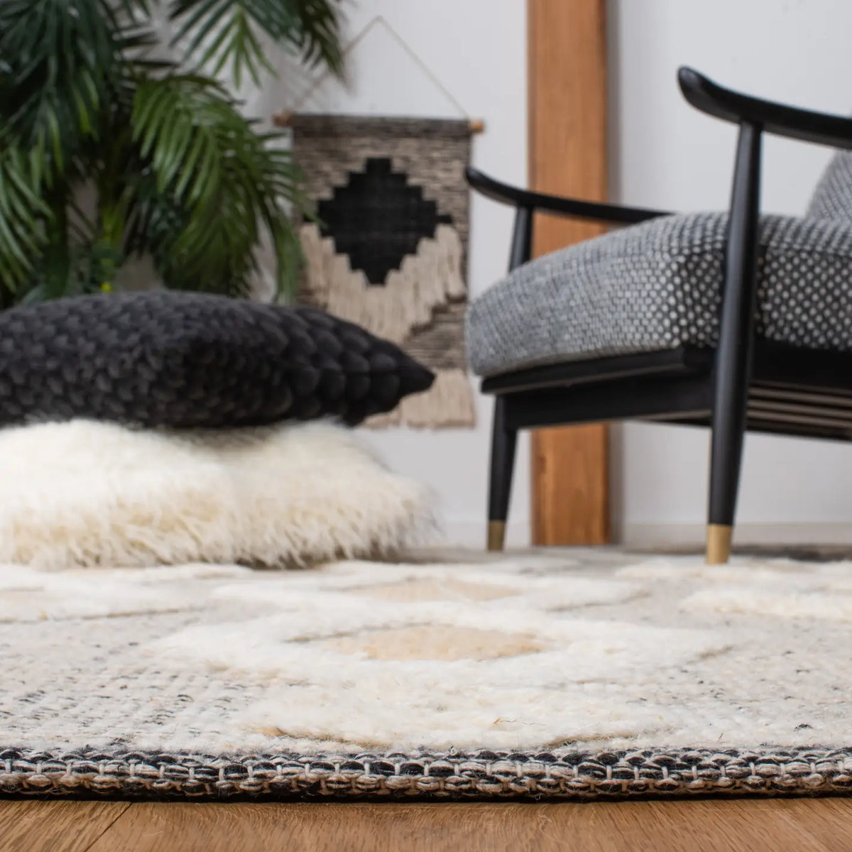 Safavieh Vermont 5'-0" x 8'-0" Rug in Gold / Ivory