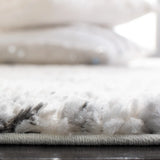 Safavieh Berber Shag 4'-5" x 6'-5" Rug in Grey / Ivory
