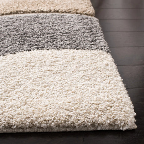Safavieh Florida Shag 4'-0" x 6'-0" Rug in Ivory / Grey