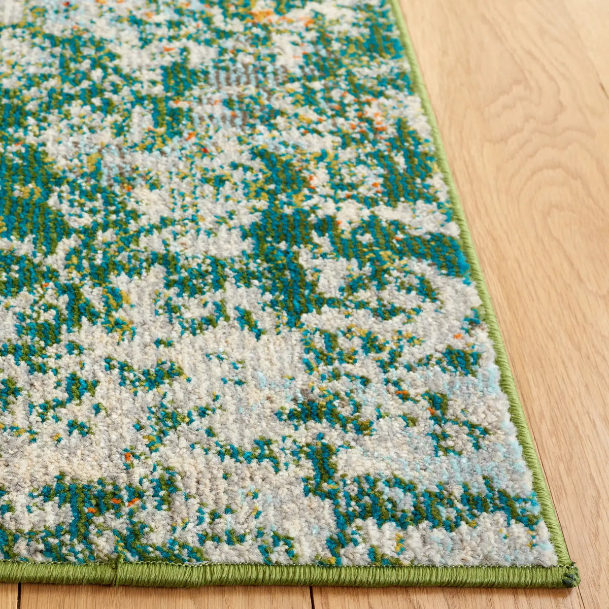 Safavieh Madison 4'-0" x 6'-0" Rug in Green / Blue