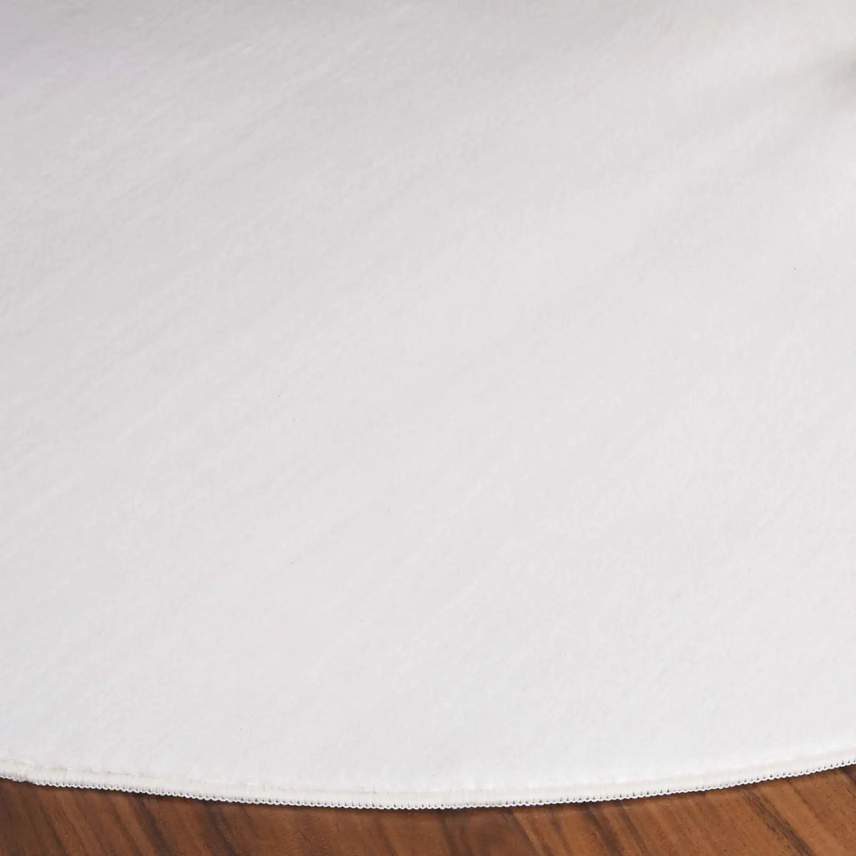 Safavieh Loft 300 6'-0" x 6'-0" Rug in Ivory