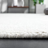 Safavieh Himalaya 4'-0" x 6'-0" Rug in Light Grey