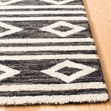 Safavieh Micro-Loop 5'-0" x 8'-0" Rug in Charcoal / Ivory