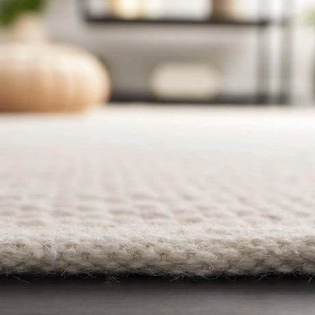 Safavieh Vermont 4'-0" x 6'-0" Rug in Beige