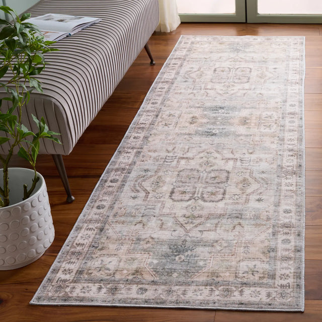Safavieh Arizona 2'-6" x 8'-0" Rug in Light Green / Beige
