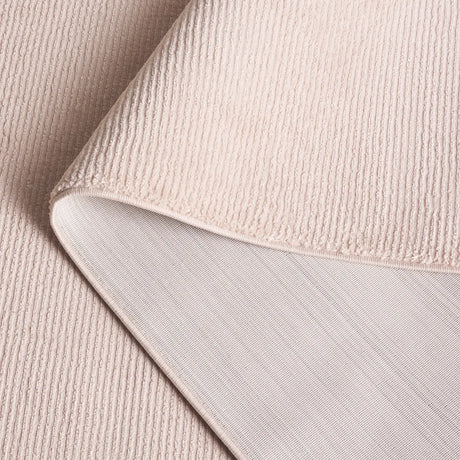 Safavieh Revive 4'-0" x 6'-0" Rug in Pink