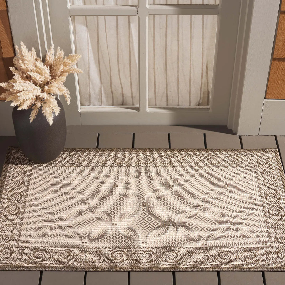 Safavieh Courtyard 2'-0" x 3'-7" Rug in Natural / Brown