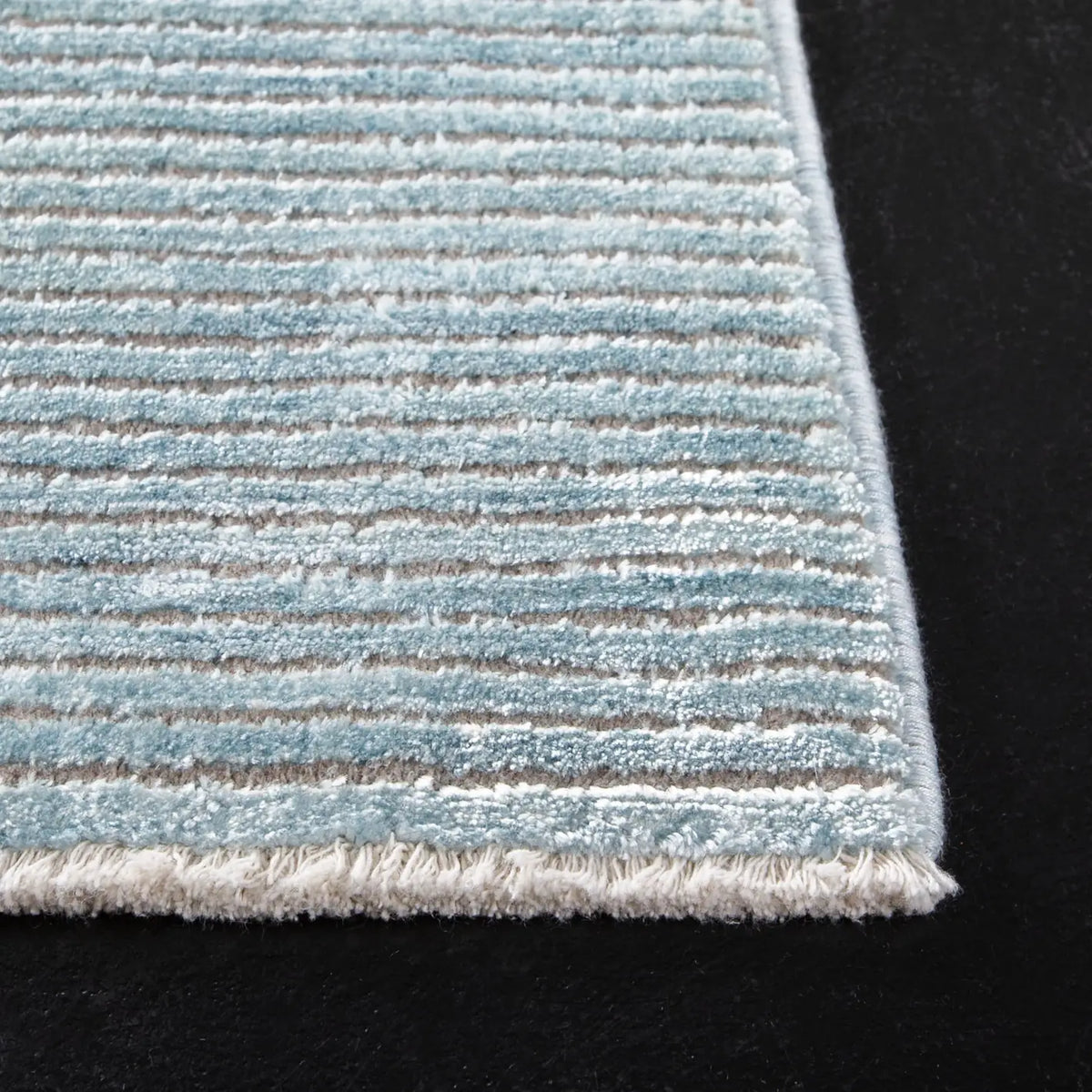 Safavieh Dream 500 4'-0" x 6'-0" Rug in Turquoise / Grey