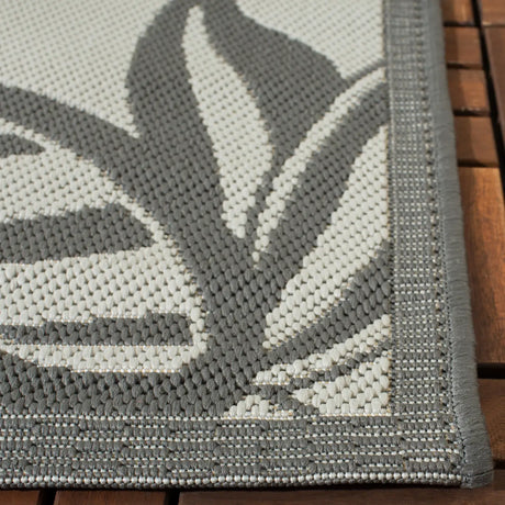 Safavieh Courtyard 4'-0" x 5'-7" Rug in Light Grey / Anthracite