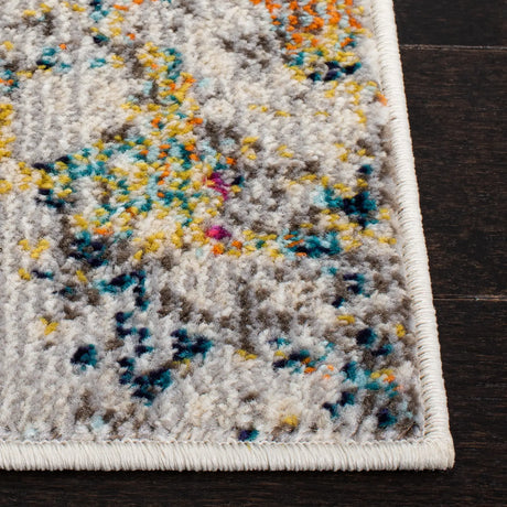 Safavieh Madison 4'-0" x 6'-0" Rug in Grey / Gold