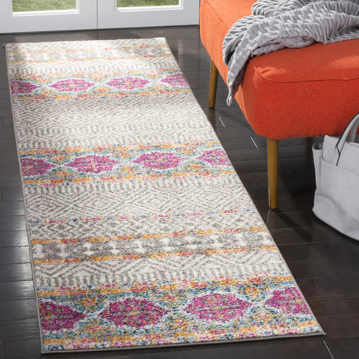 Safavieh Madison 700 2'-3" x 10'-0" Rug in Grey / Ivory