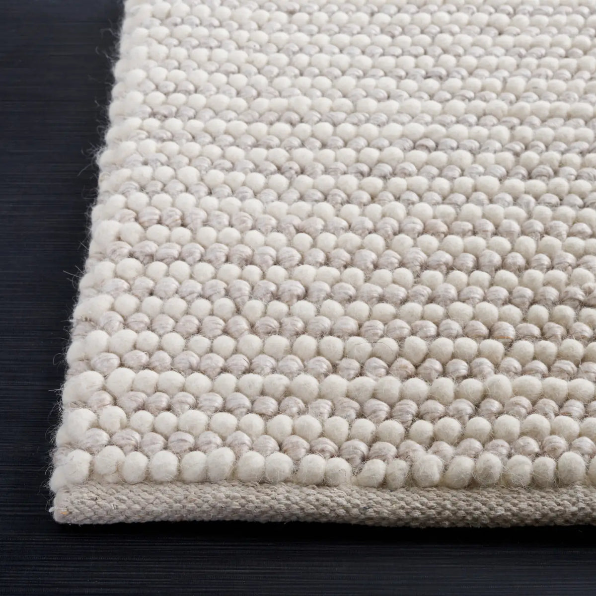 Safavieh Natura 4'-0" x 6'-0" Rug in Ivory / Beige