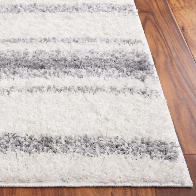 Safavieh Border & Stripe Shag 200 4'-5" x 6'-5" Rug in Ivory / Grey