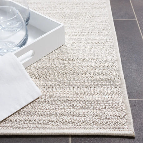 Safavieh Lakeside 200 4'-0" x 5'-7" Rug in Beige