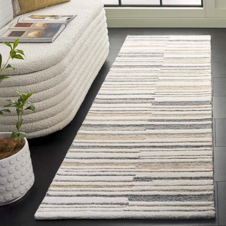 Safavieh Fifth Avenue 2'-3" x 8'-0" Rug in Ivory / Beige